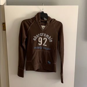 Brown sweatshirt